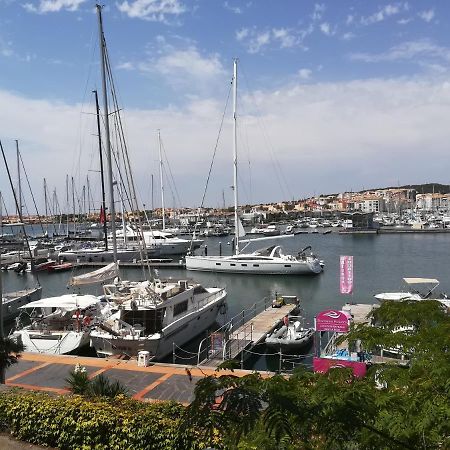 Appartement 1Ere Ligne Vue Port Avec Balcon, Piscine Agde Exterior foto